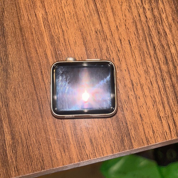 1st Gen Apple Watch - Picture 2 of 4